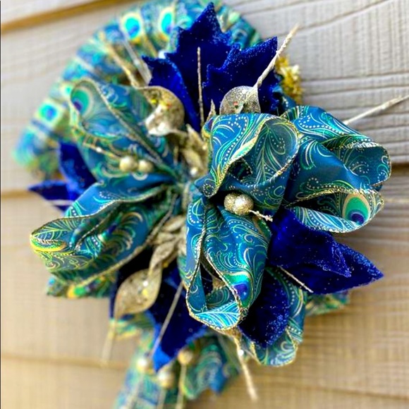 Christmas Wreath Peppermint Wreath Peacock colors - Picture 1 of 3